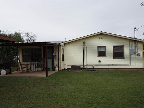 3rd image of 125 James Dr