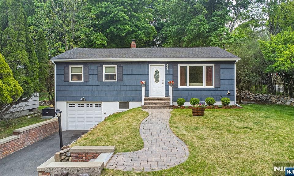 1st image of 86 Minnehaha Blvd