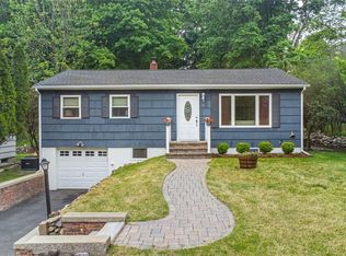 86 Minnehaha Blvd, Oakland, NJ 07436
