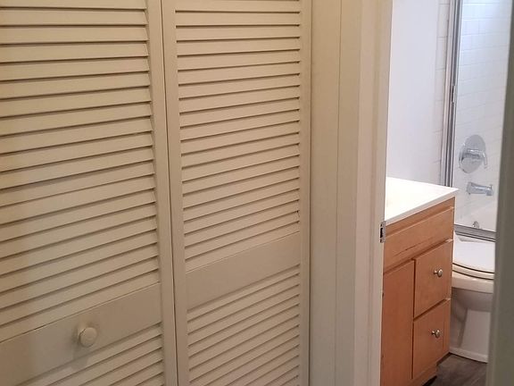 5th image of 5302 Comercio Ln #5B