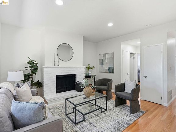 5th image of 3800 Maybelle Ave APT 7