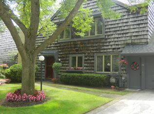 74 Woodfield Ct, Racine, WI 53402