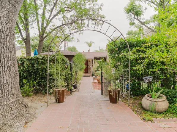 13405 Tiara St, Van Nuys, CA 91401