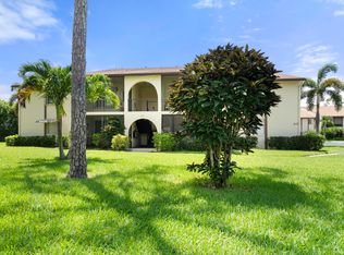 317 Knotty Pine Circle #D-2, Greenacres, FL 33463