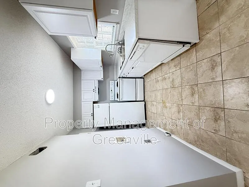 2 bed, 1.5 bath, 1040 sqft, $995 — Photo 4