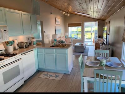 (Undisclosed Address), Salisbury, MA, 01952