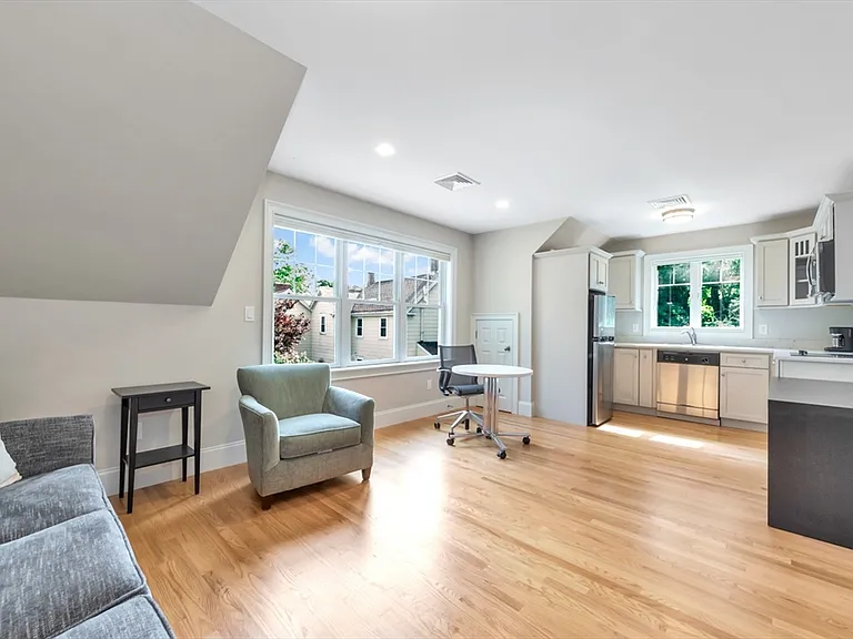 68 Woburn St #68 — Photo 21