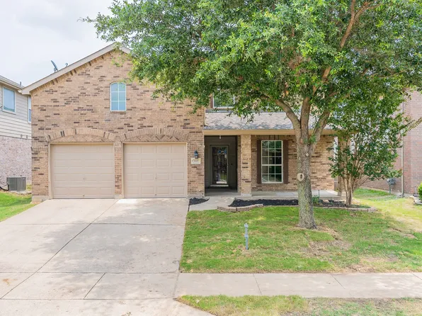 9212 Conestoga Dr, Fort Worth, TX 76131