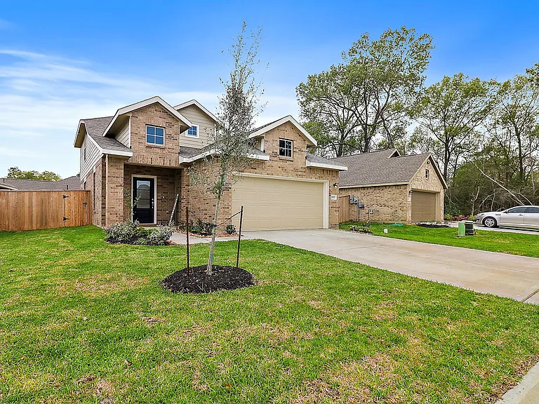 2107 Fisher Bend Dr — Photo 2