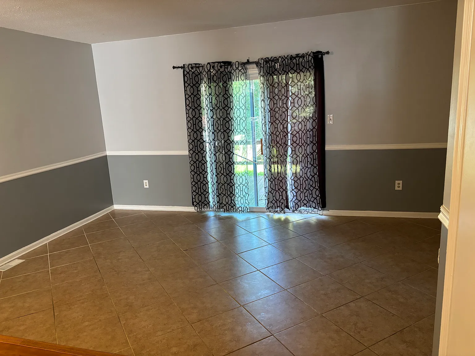 3 bed, 1300 sqft, $1,825 — Photo 4