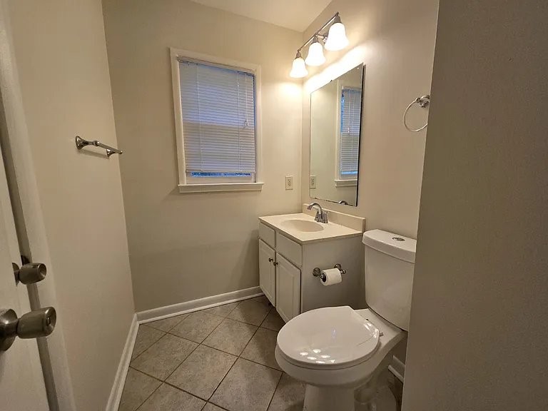119 Monterey Ln — Photo 13