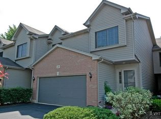 126 Deer Run Ln, Elgin, IL 60120