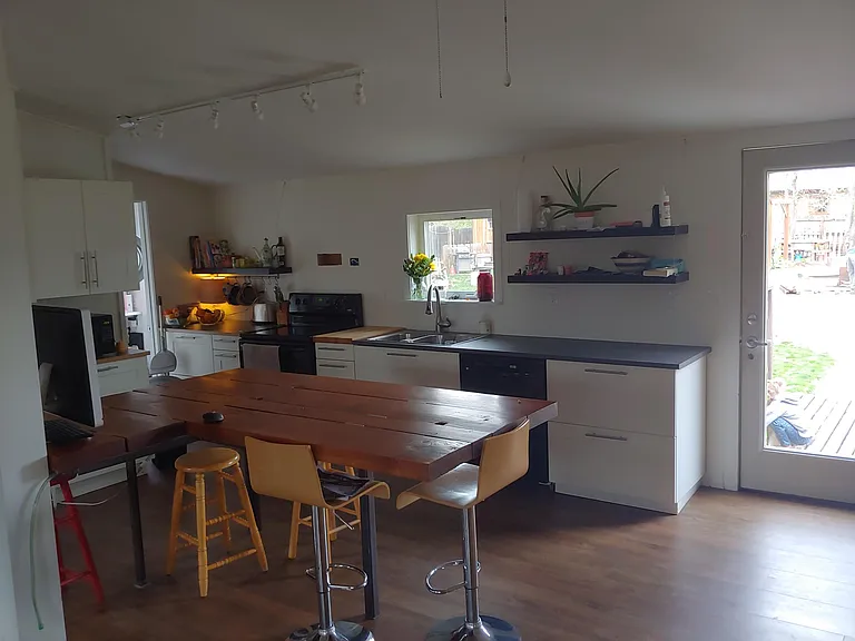 2134 W Vine Dr — Photo 11
