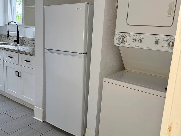 813 Fargo St #2 — Photo 7