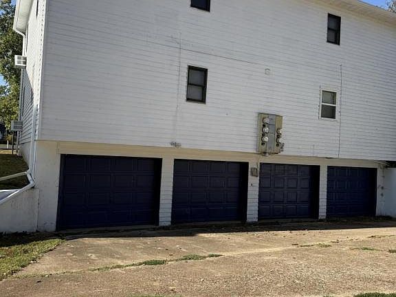 2nd image of 400 W Jackson St Unit 11