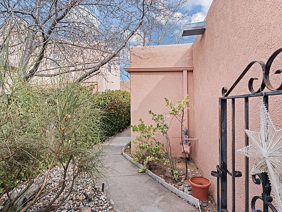 3rd image of 2986 Camino Piedra Lumbre
