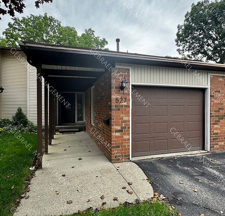 1st image of 527 Oakbrook Cir