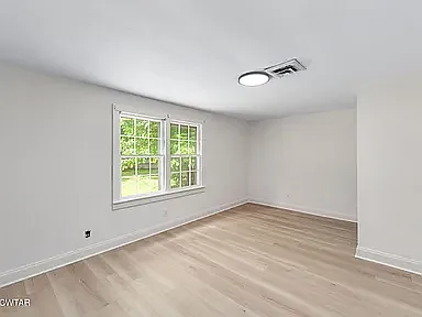 402 Edgewood St — Photo 8