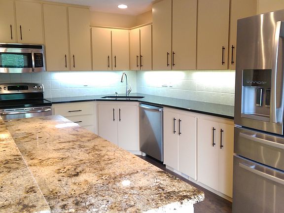 3rd image of 33139 Eagles Glen Ct