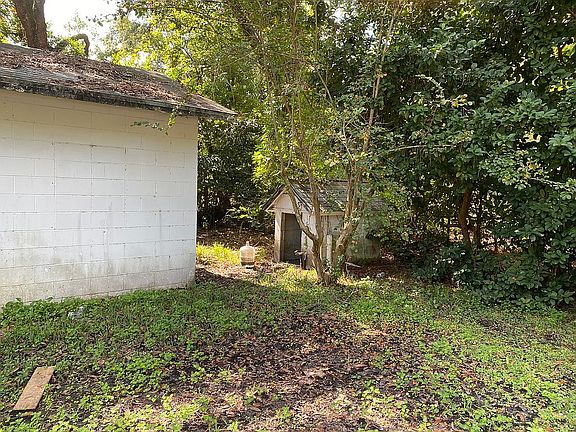 3rd image of 6184 Elmgrove Ave