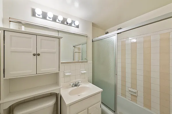 Rented by Compass | media 12