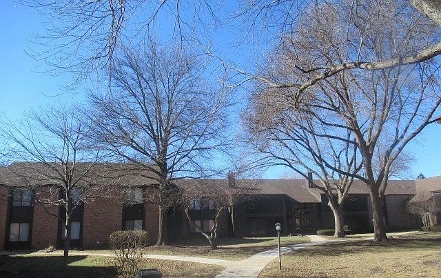 1st image of 740 Saint Andrews Ln APT 30