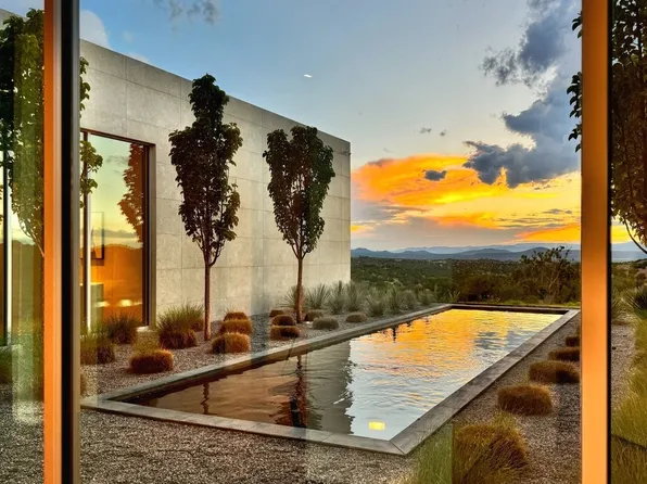 114 Paseo Del Conejo, Santa Fe, NM 87506