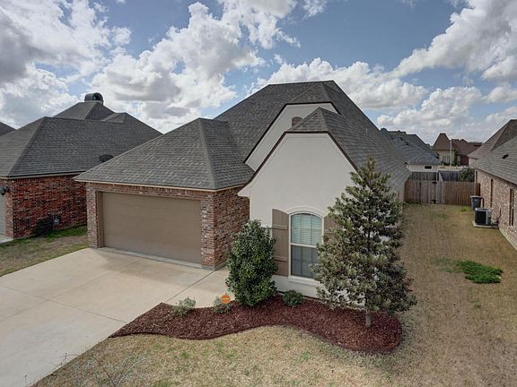 3rd image of 304 Old Cypress Dr