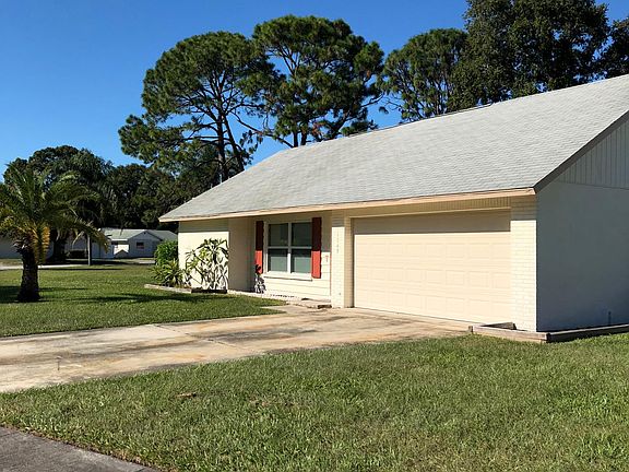 2nd image of 1749 Catherine Dr