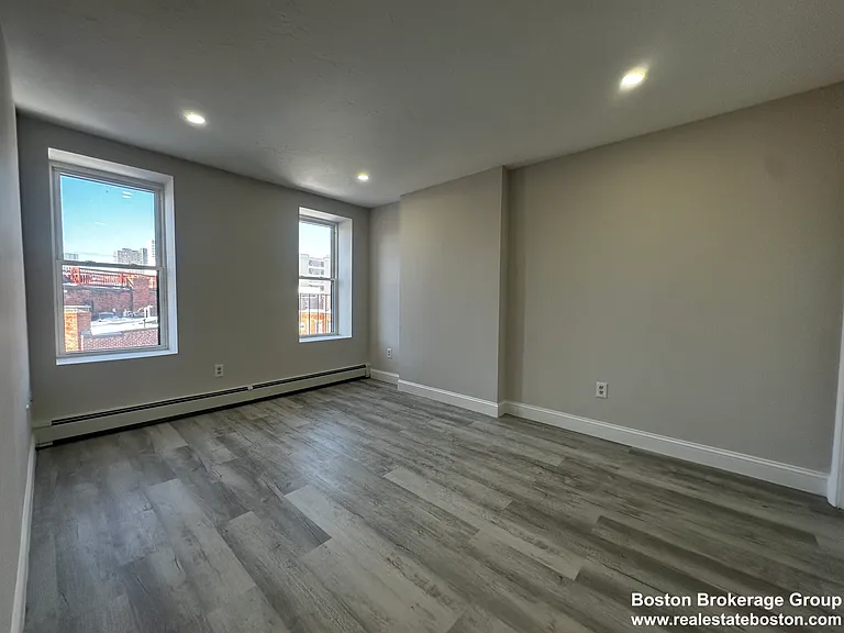 90 Hammond St #4 — Photo 5
