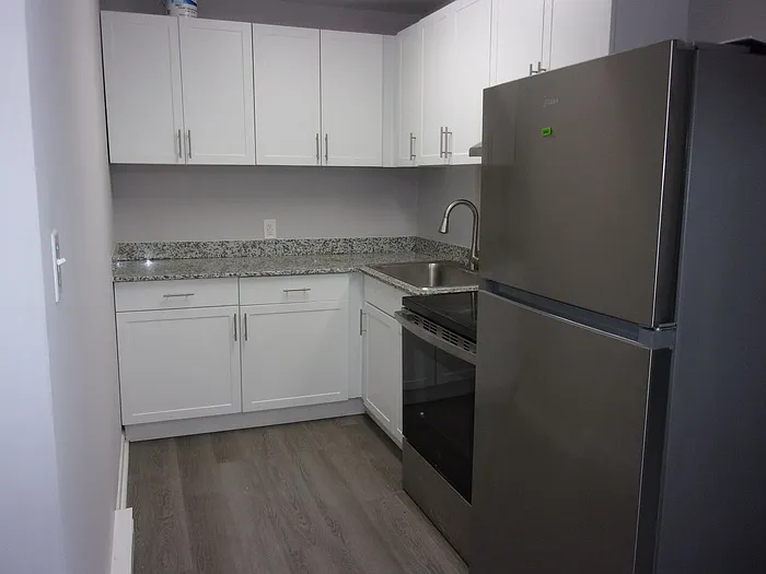 1045 W Meadow Dr #F — Photo 11