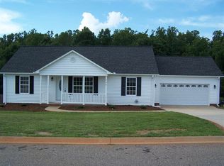 156 Summer Lady Ln, Boiling Springs, SC 29316