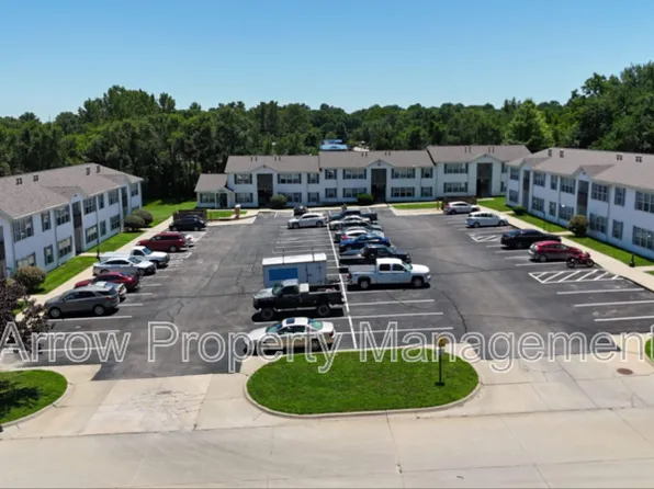 1015 W 14th St #8, Wamego, KS 66547
