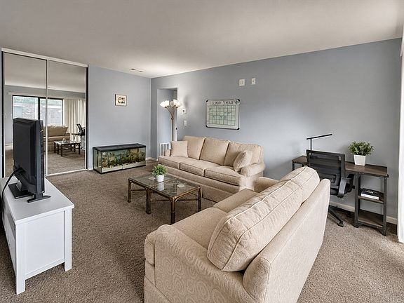 2nd image of 30 Shrewsbury Green Dr Unit J