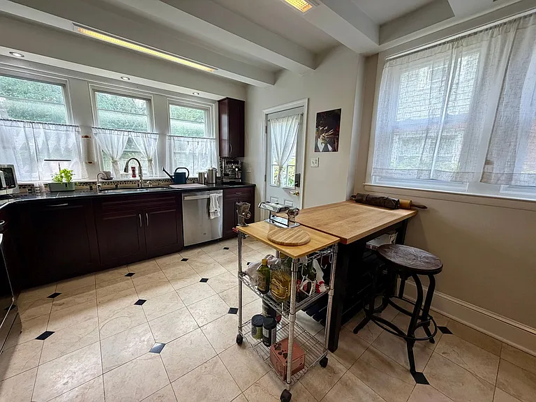 318 Lincoln Ave — Photo 16