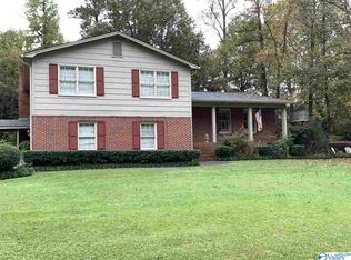 207 W Hartwood Dr, Rainbow City, AL 35906