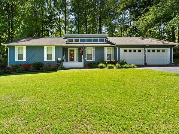 507 Colonial Dr, Greenwood, SC 29649
