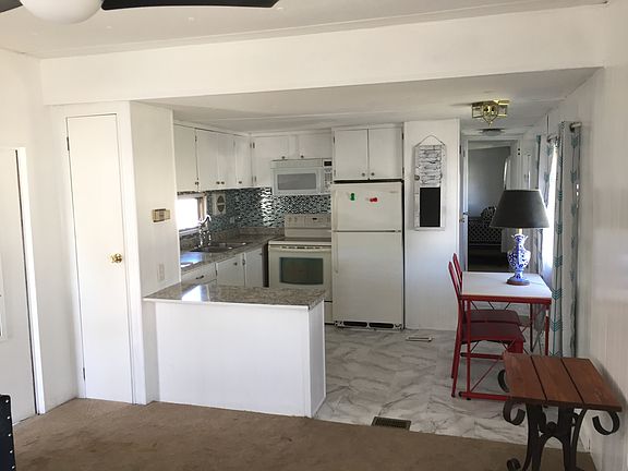 3rd image of 670 Bond St