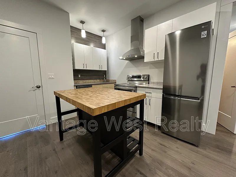 Building Photo - 889B Mount Ida Dr