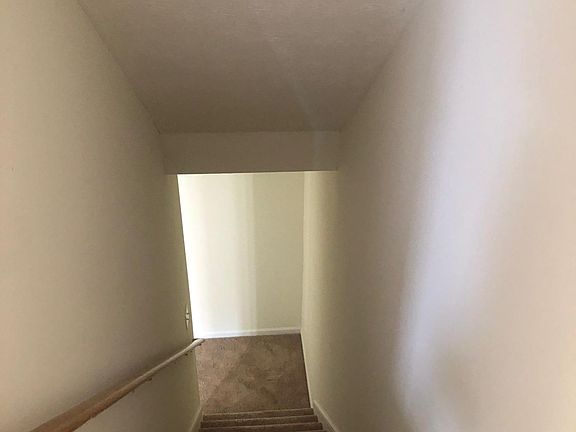 4th image of 219 Northwynd Cir