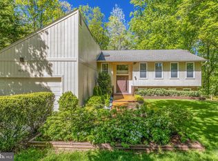 10726 Cross School Rd, Reston, VA 20191