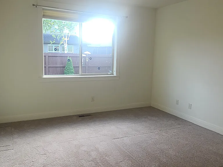 11219 NE 147th Ave — Photo 3