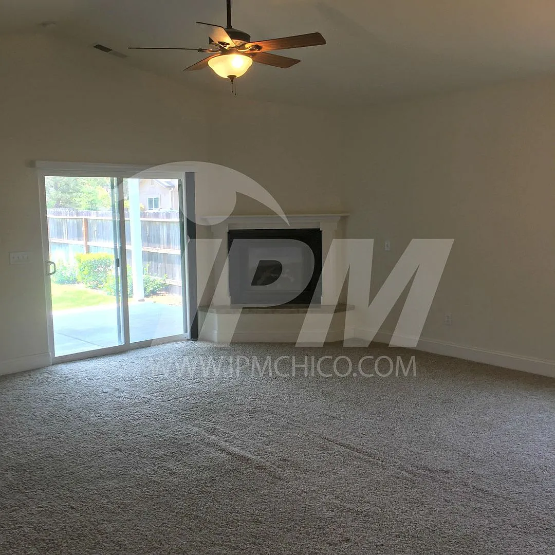 4-Bed 2-Bath Residental — Photo 2
