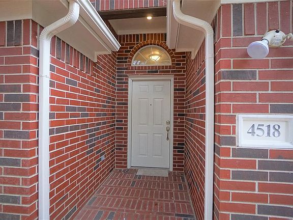 4th image of 4518 Silverlake Dr