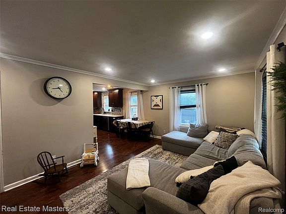 4th image of 2606 Stone St