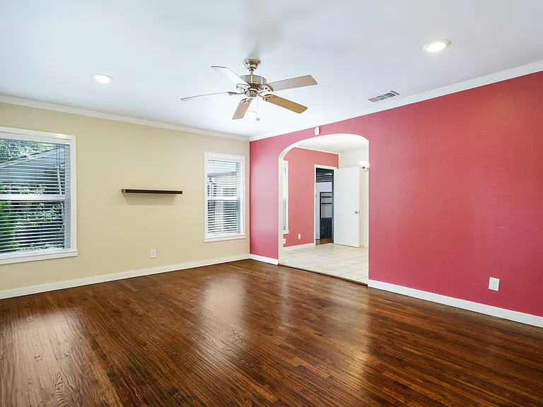 3135 Hedgerow Dr — Photo 8