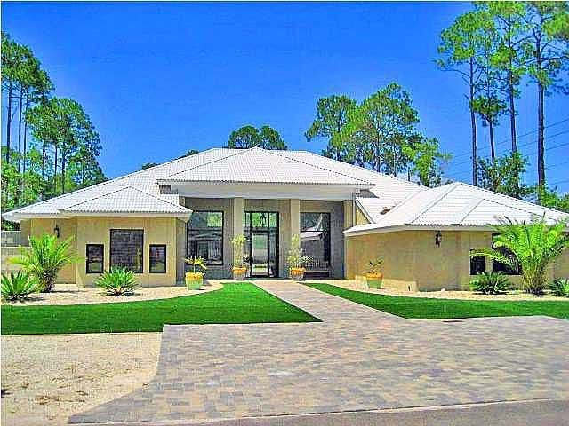 Front view of this Excutive Home