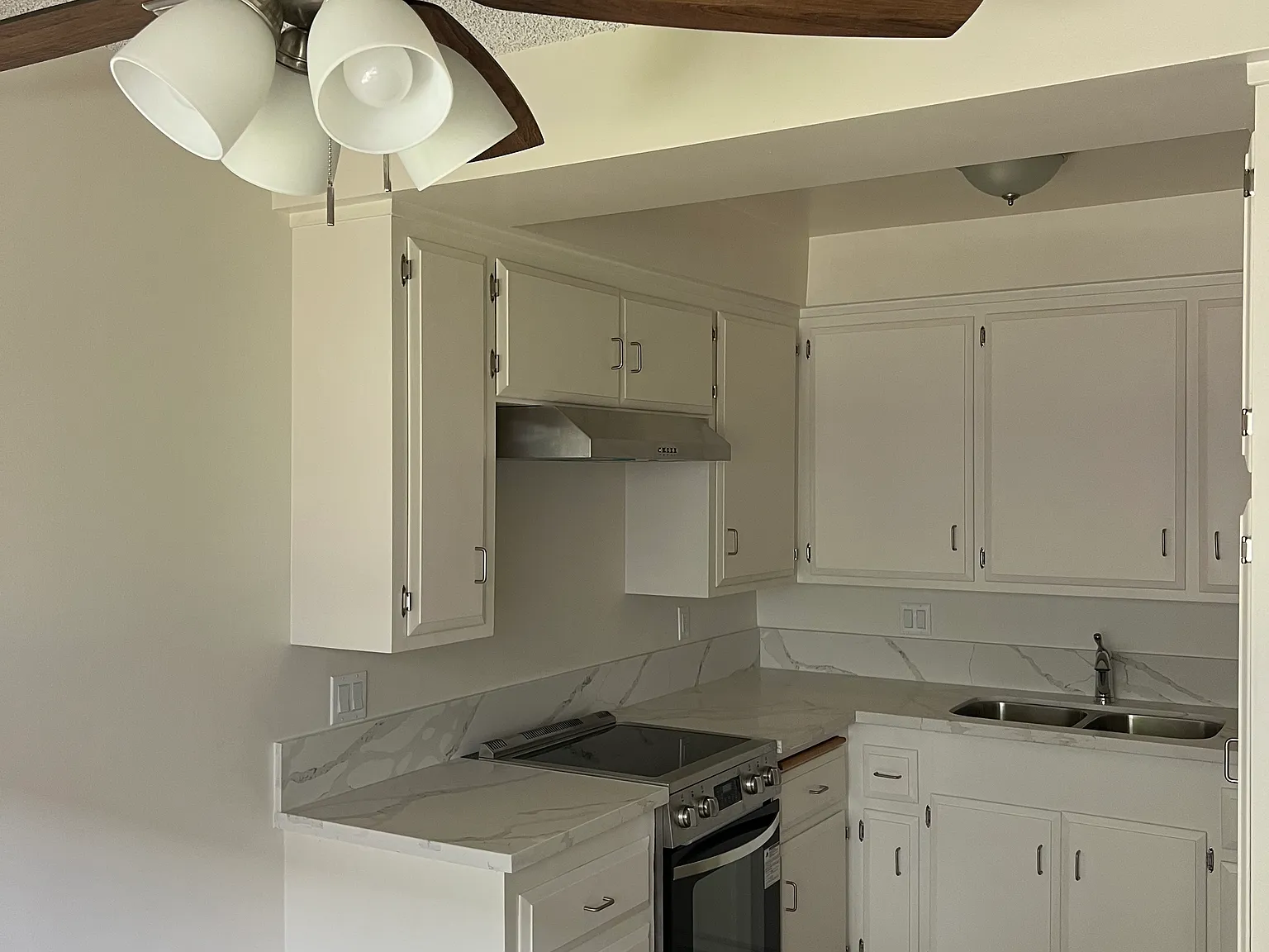 2 bed, 690 sqft, $2,300 — Photo 1