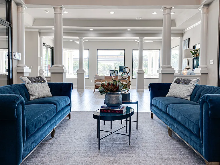 Highland Luxury Living — Photo 33