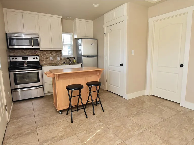 1306 Walnut Ave #B — Photo 3
